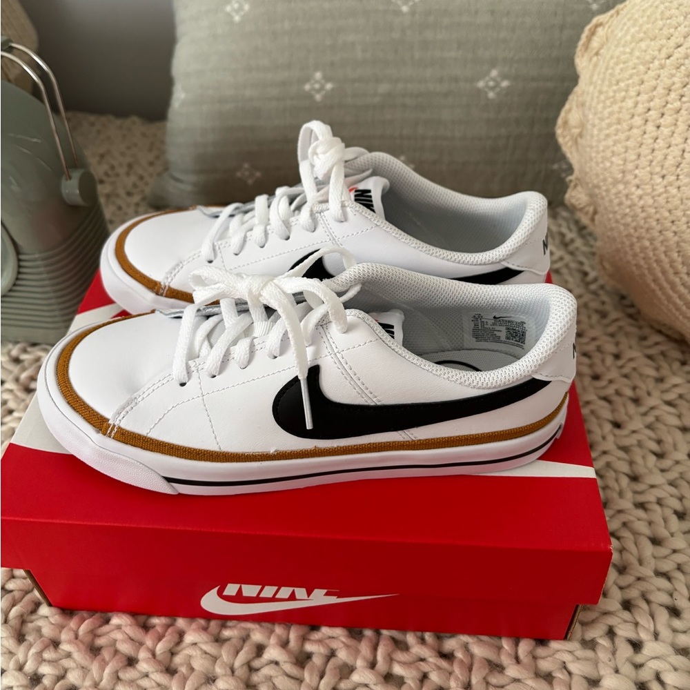Nike Court Legacy Shoes